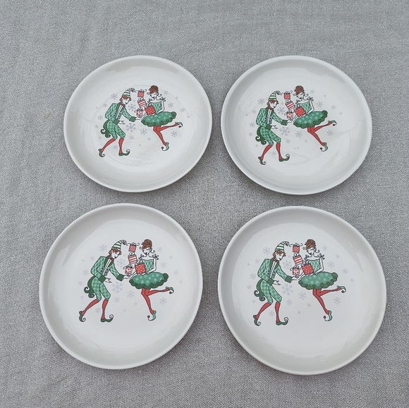 Other - Macy's Holiday Unique Vintage Harlequin Christmas Dessert Plates